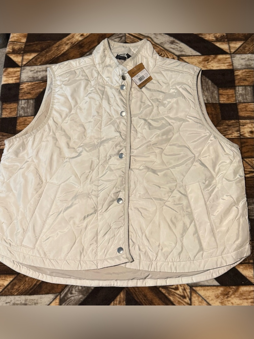 Eddie Bauer Quilted Puffer Vest in Ivory